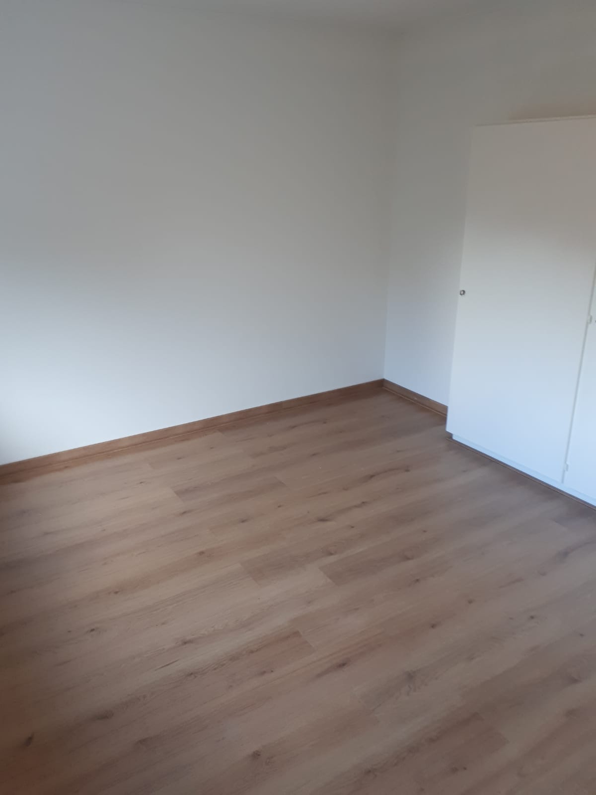 Binnenschilderwerk - strak geschilderde kamer